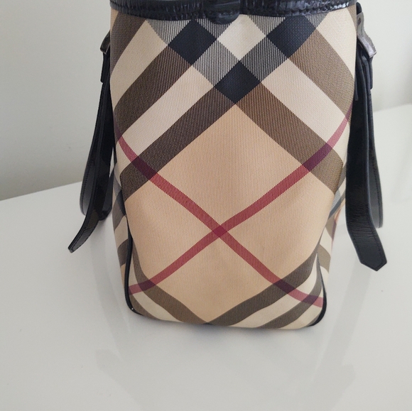 Burberry Canterbury Black Patent Bag - Picture 5 of 14